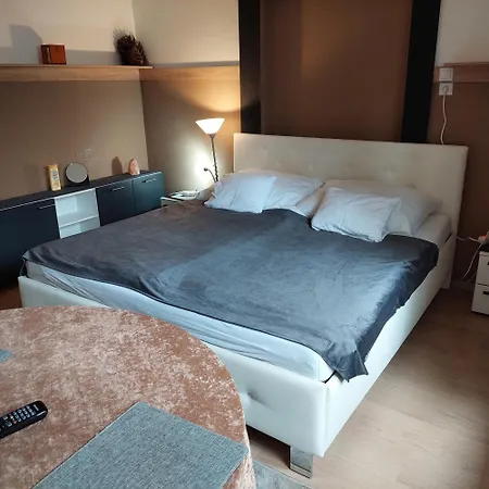 Ujszeged Apartment *
